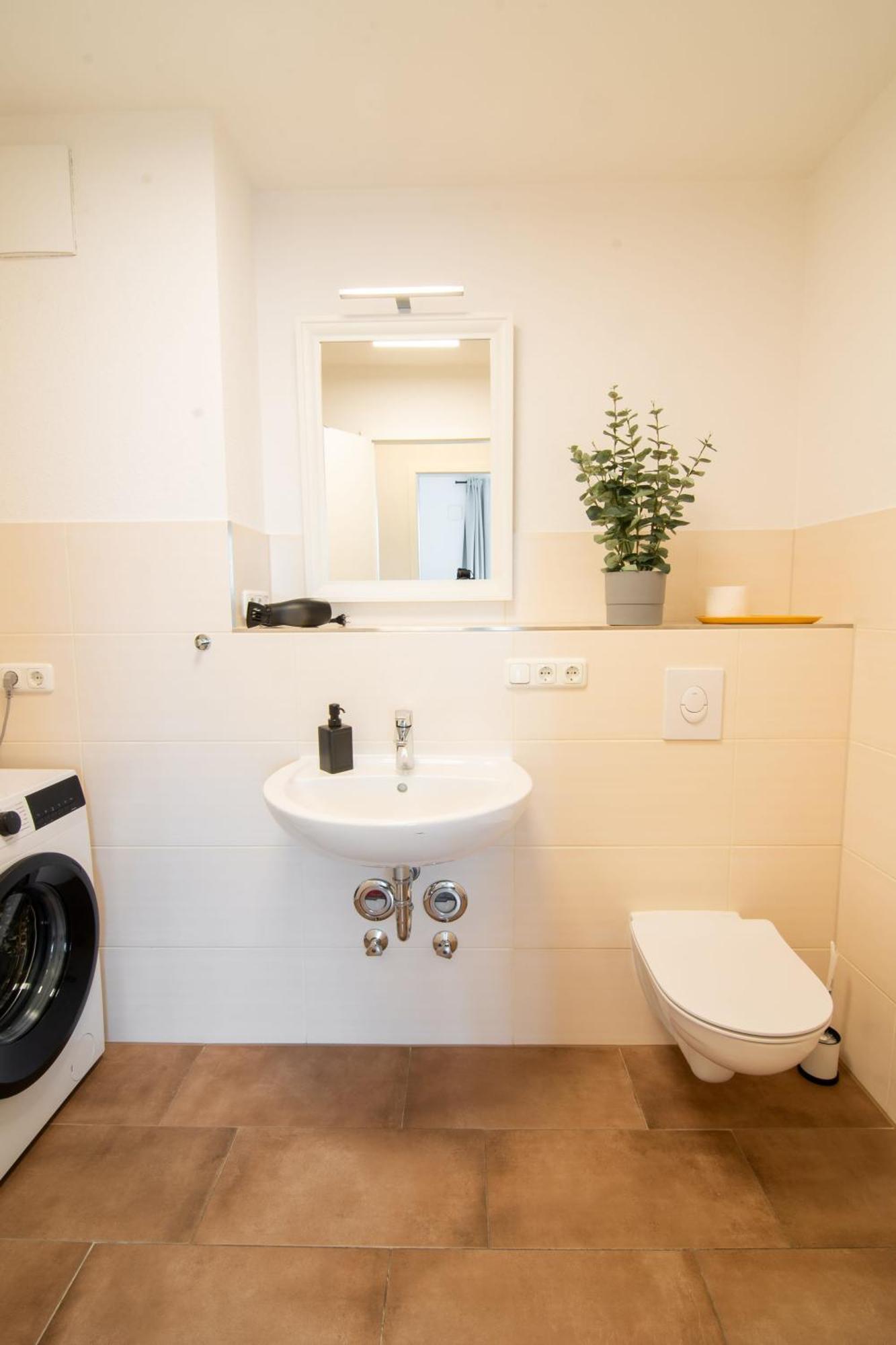 Central Apartment 4 Bedrooms For Up To 12 Guests Hamborg Eksteriør billede